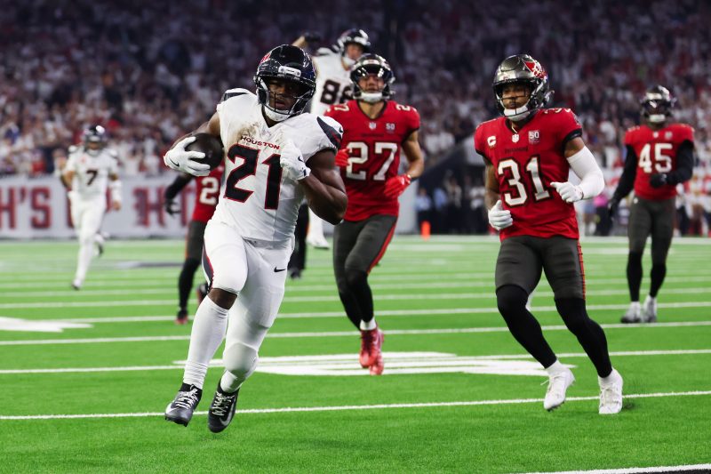 Here are 16 players to start or sit for fantasy football Week 4