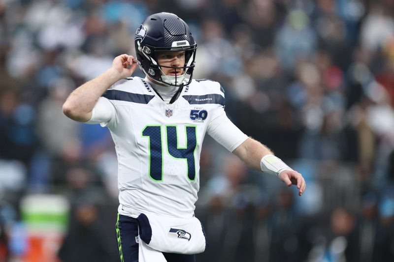Seahawks QB shows he’s lucky to be propped up by talented defense