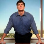Michael Burry Says AI Narrative Has Shades of Dot-Com, Housing Bubbles